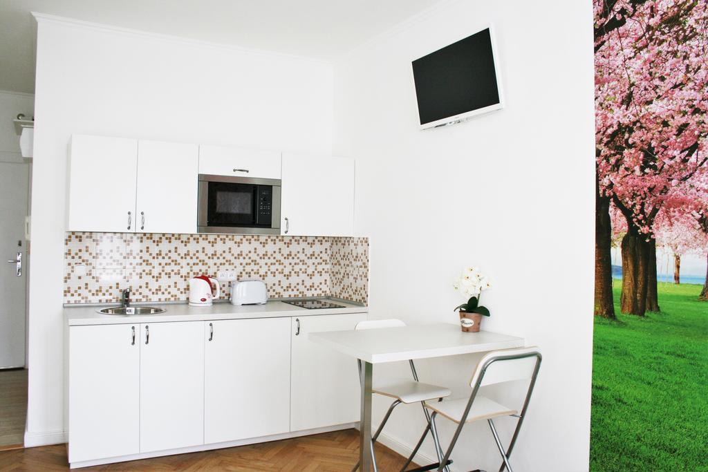 Lea Apartment *